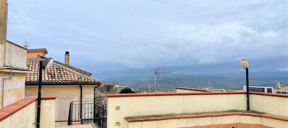 8-salle Appartement à Catanzaro, Italy No. 218099 35