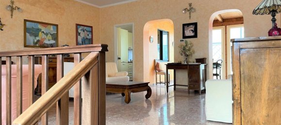 8-salle Appartement à Catanzaro, Italy No. 218099 23