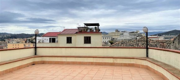 8-salle Appartement à Catanzaro, Italy No. 218099 34