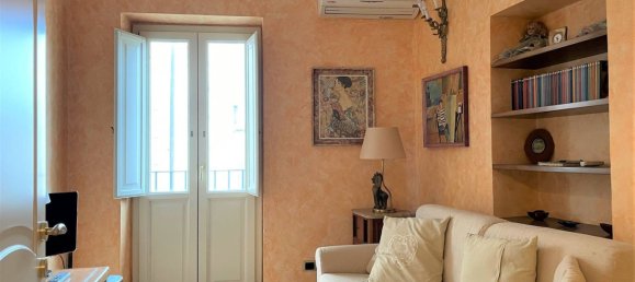 8-salle Appartement à Catanzaro, Italy No. 218099 9