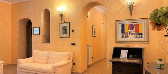 8-salle Appartement à Catanzaro, Italy No. 218099 2