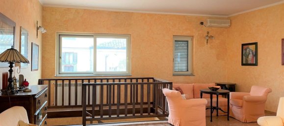 8-salle Appartement à Catanzaro, Italy No. 218099 38