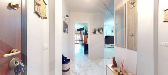 5غرفة شقة في Pomigliano d'Arco, Italy رقم 20774 3