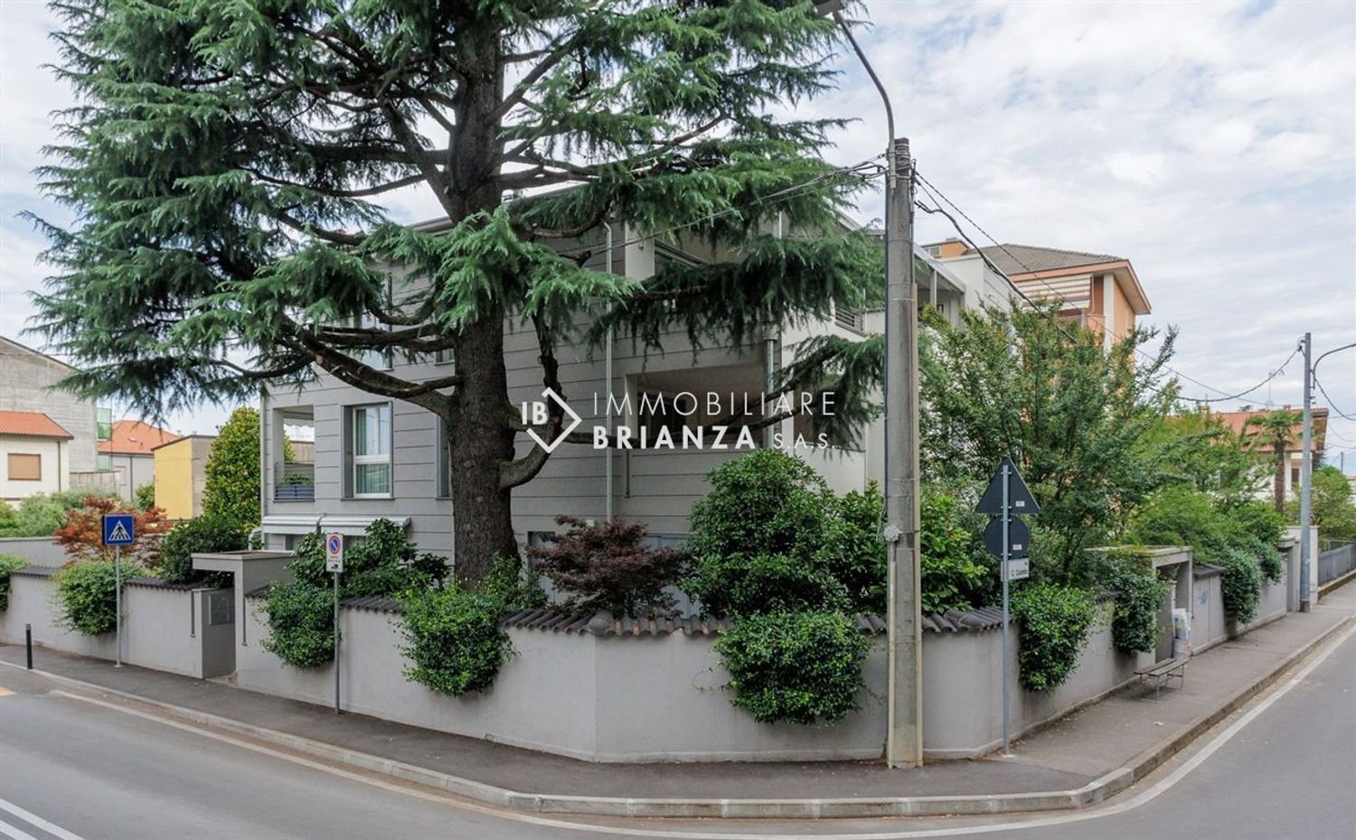 5-Zimmer Penthouse in Biassono, Italy, Nr. 338373