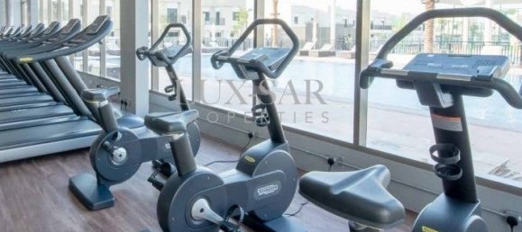 4 bedrooms Villa in Town Square, UAE No. 6330 6