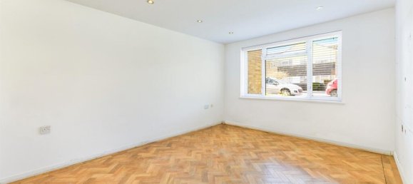 1 Schlafzimmer Wohnung in Ashtead, United Kingdom, Nr. 9769 3