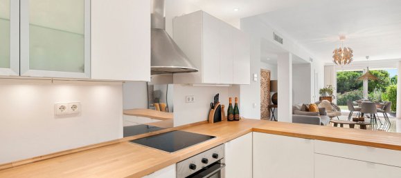 Apartamento de 2 dormitorios en La Quinta, Spain No. 180935 12