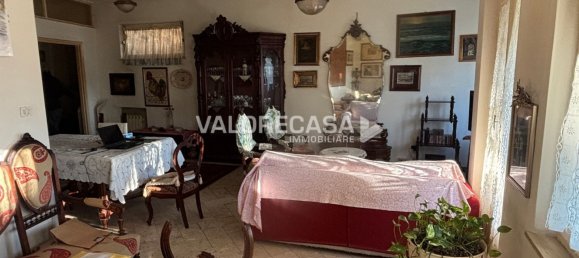 6 rooms Apartment in Carrara, Italy No. 194362 9