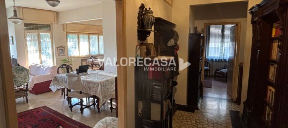 6 rooms Apartment in Carrara, Italy No. 194362 23
