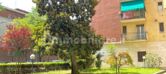 1 bedroom Apartment in Milan, Italy No. 354146 2