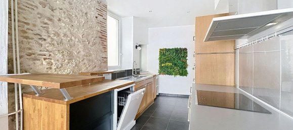 Casa de 5 dormitorios en Orleans, France No. 240821 3