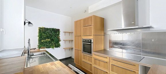 Casa de 5 dormitorios en Orleans, France No. 240821 4