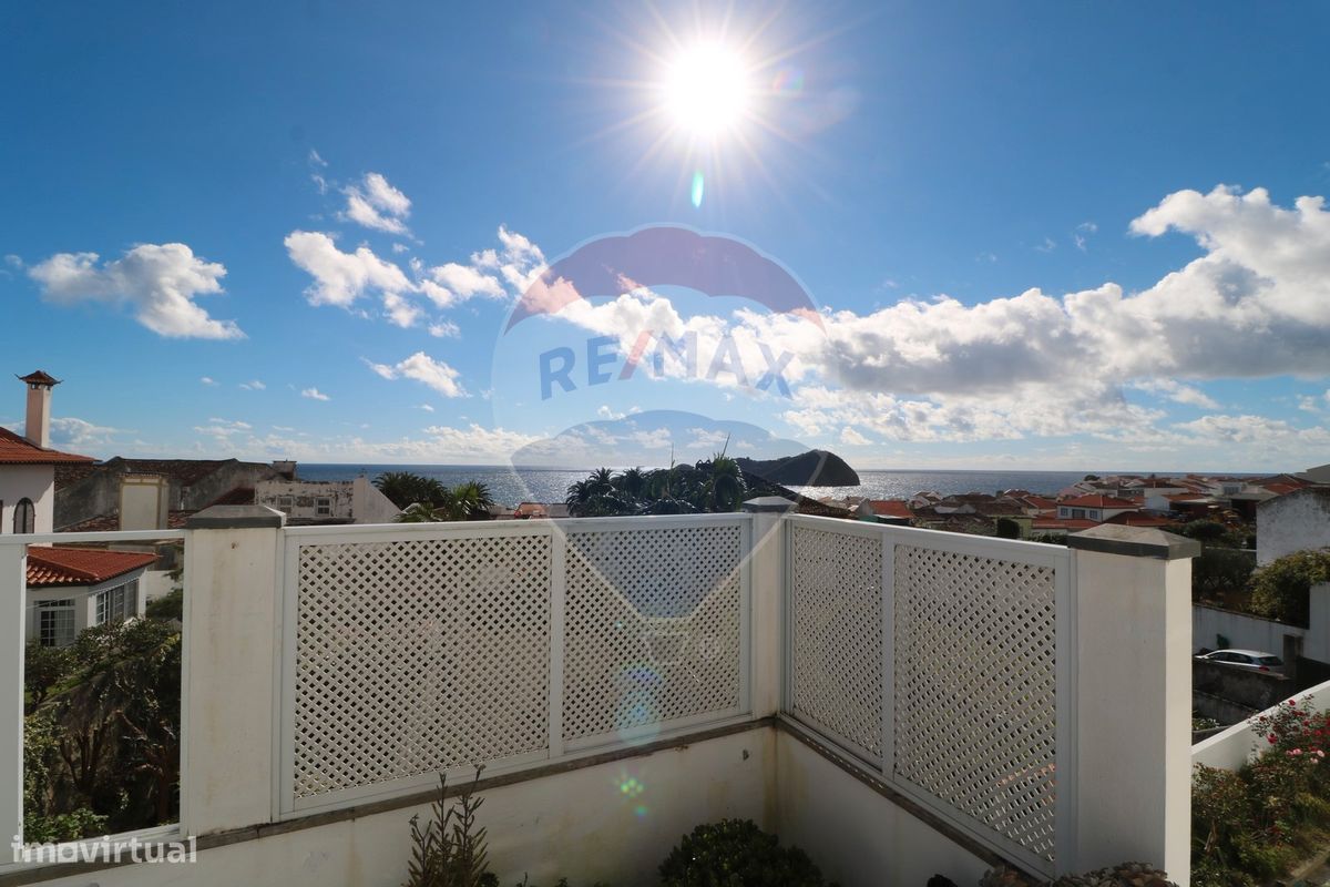 9 bedrooms Building in Vila Franca do Campo, Portugal No. 44206