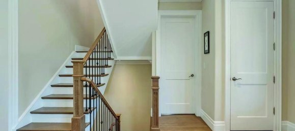 4 bedrooms House in Burlington, Canada No. 502 8