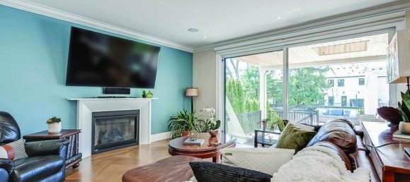 4 bedrooms House in Burlington, Canada No. 502 10