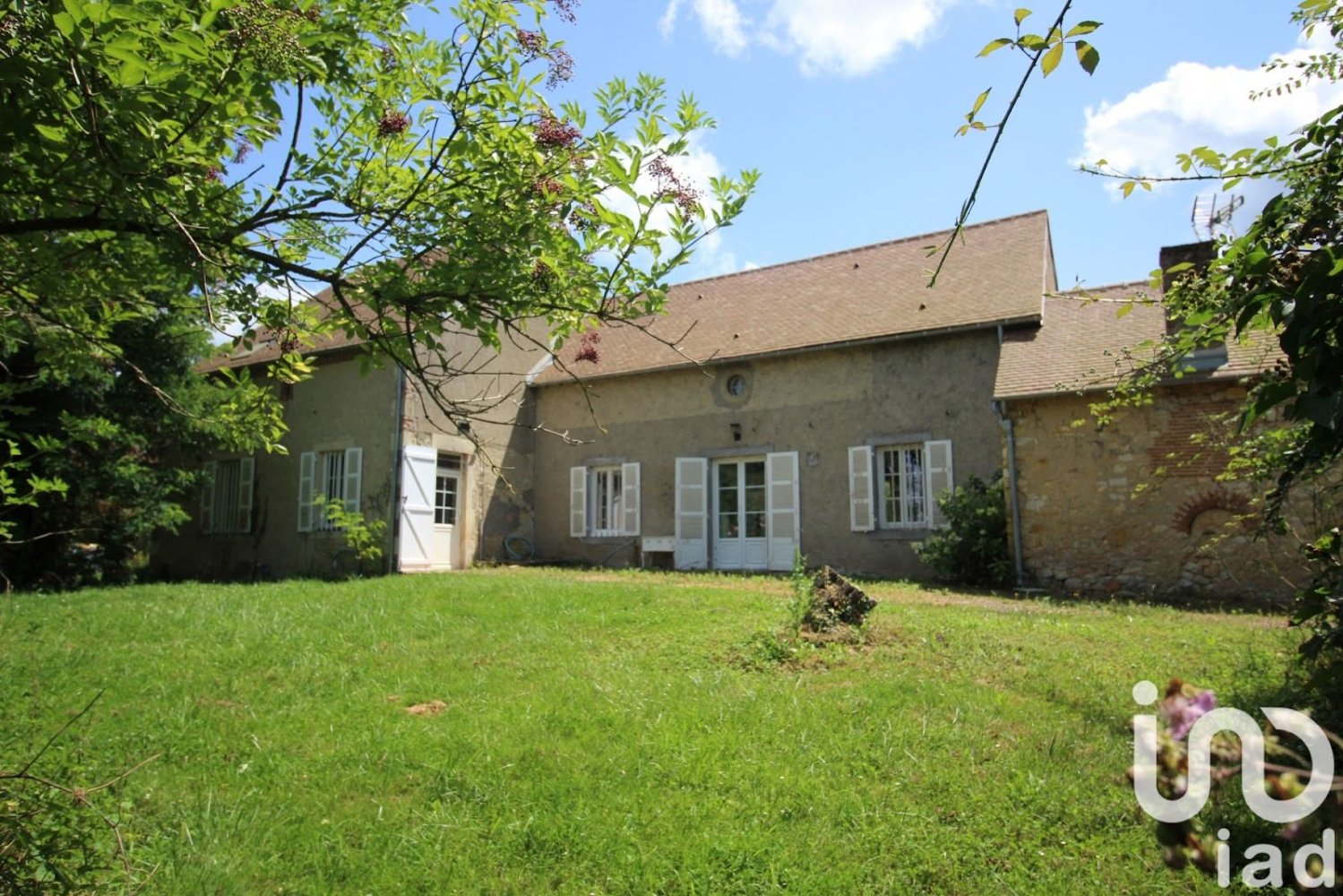 4 bedrooms Castles in Le Chautay, France No. 263480