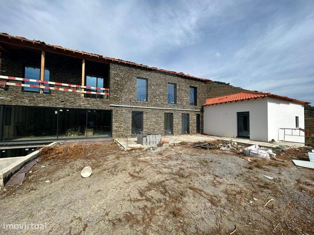 6 bedrooms House in Pinhao, Portugal No. 189244