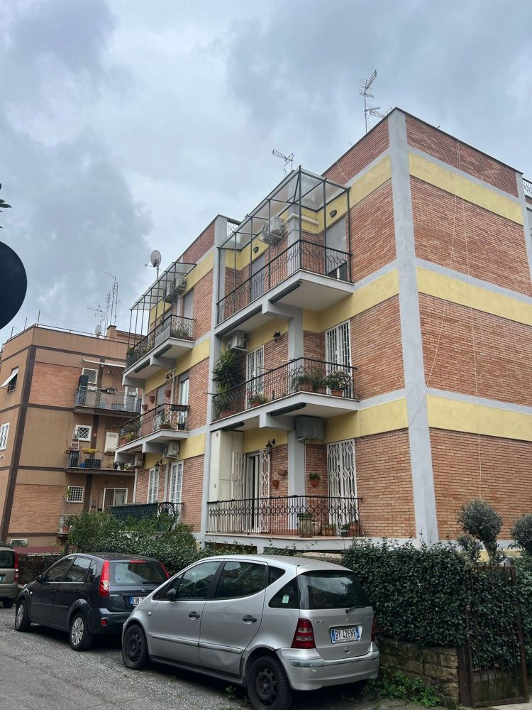 3 rooms Apartment in Rome, Italy No. 216404