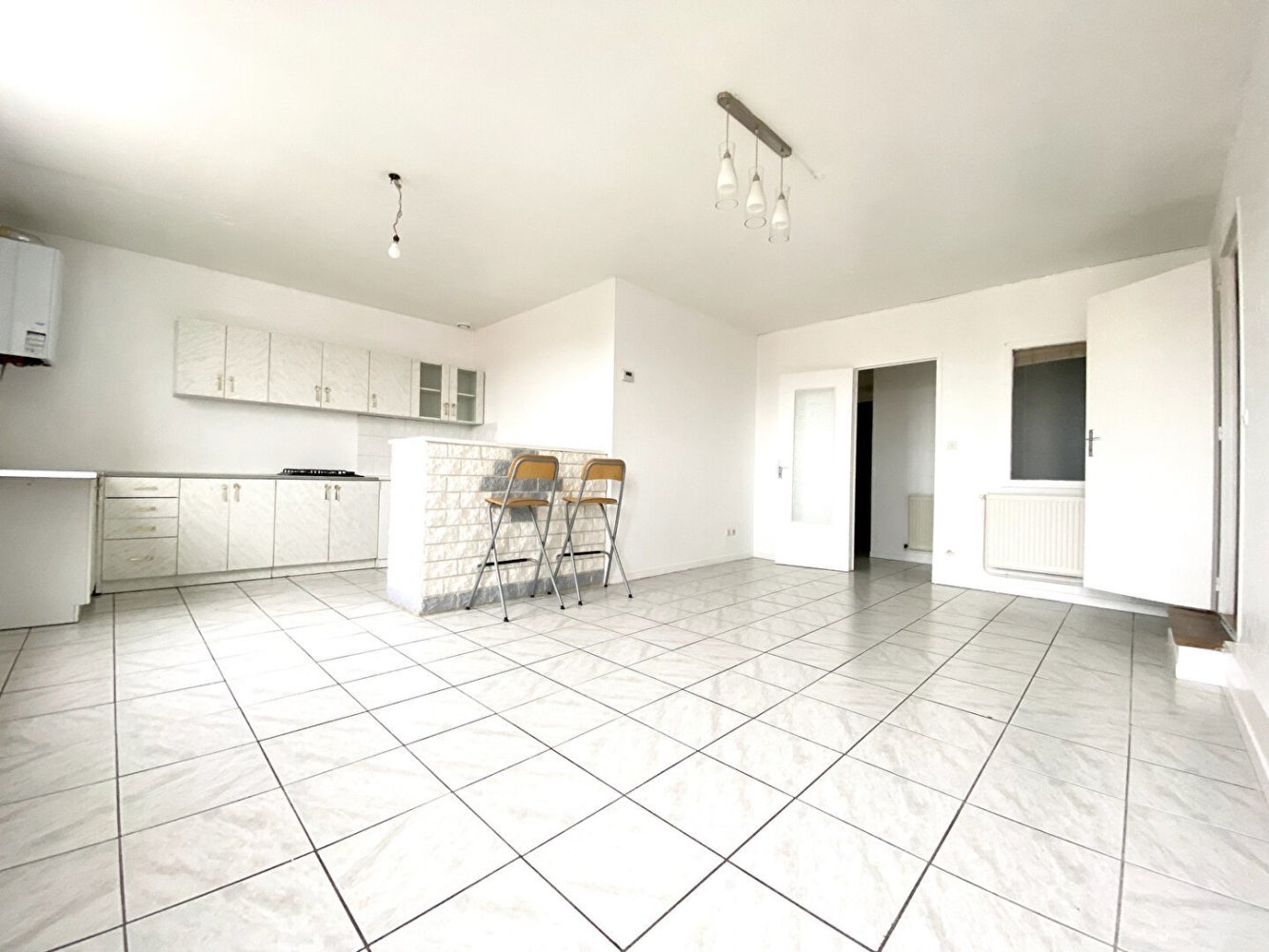 Квартира с 2 спальнями в Кале, Франция № 93772