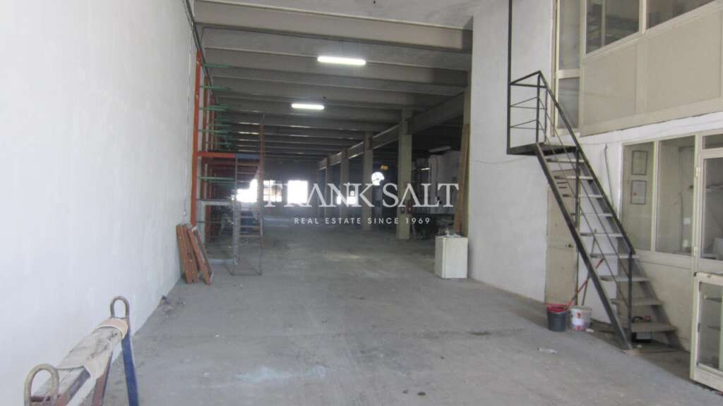 800m² Warehouse in Zebbug, Malta No. 11820