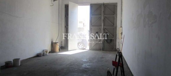 800m² Warehouse in Zebbug, Malta No. 11820 2