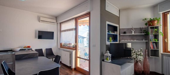 Квартира с 2 комнатами в Оспедалетти, Италия № 35654 4