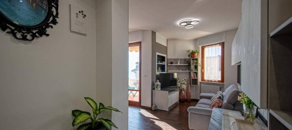 Квартира с 2 комнатами в Оспедалетти, Италия № 35654 3