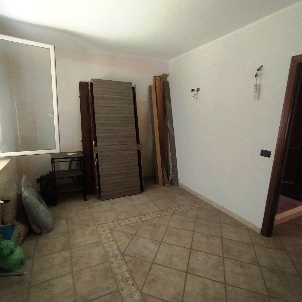 4غرفة منزل ذو طابقين في Pomezia, Italy رقم 228895