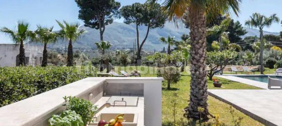 Villa de 5 dormitorios en Castellammare del Golfo, Italy No. 45879 9