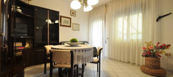 2 bedrooms Apartment in Piombino, Italy No. 1503 6