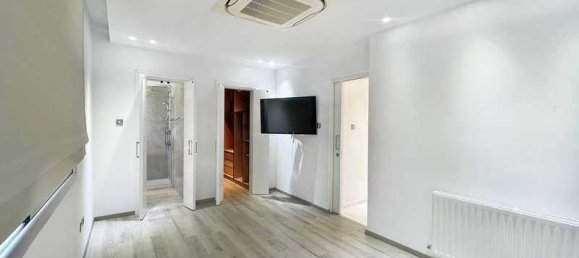 3 bedrooms House in Agios Athanasios, Cyprus No. 11628 2