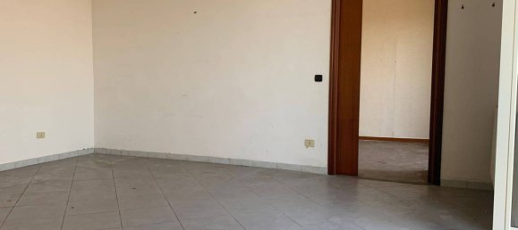 2 bedrooms Apartment in Naples, Italy No. 31558 3