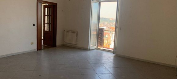 2 bedrooms Apartment in Naples, Italy No. 31558 2