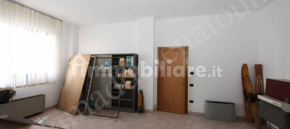 Oficina de 5 habitaciónes en La Maddalena, Italy No. 144302 13