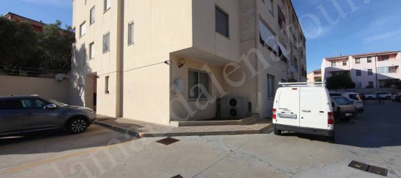 Oficina de 5 habitaciónes en La Maddalena, Italy No. 144302 2