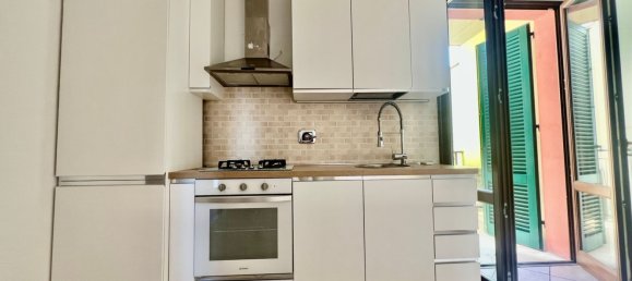 2 bedrooms Apartment in Campi Bisenzio, Italy No. 347899 4