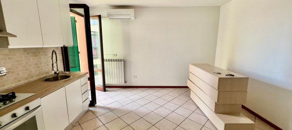 2 bedrooms Apartment in Campi Bisenzio, Italy No. 347899 2