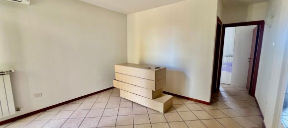 2 bedrooms Apartment in Campi Bisenzio, Italy No. 347899 3