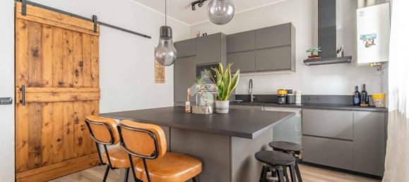 3-salle Appartement à Cusago, Italy No. 347587 8