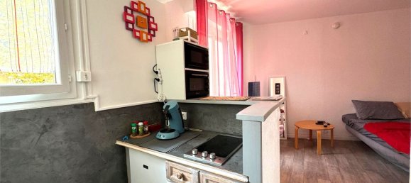 Studio in Aix-en-Provence, France No. 327387 4