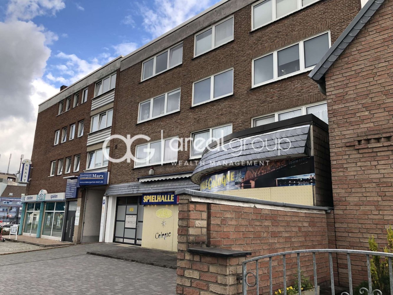 2132m² Building in Cologne, Germany No. 247425