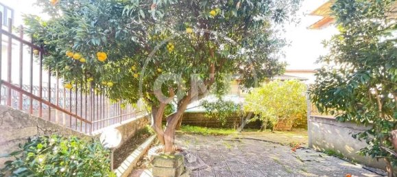 2 bedrooms Villa in Pomezia, Italy No. 264718 5