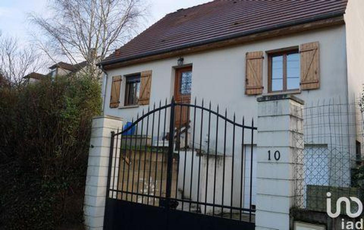 3 bedrooms House in Soissons, France No. 7536
