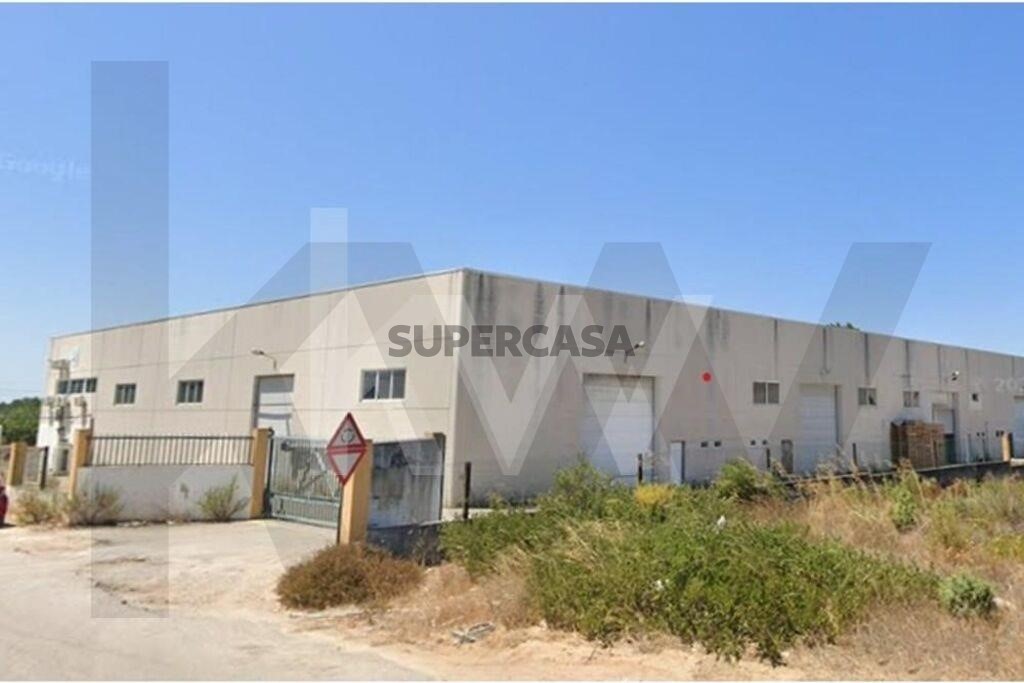 559m² Warehouse in Palmela, Portugal No. 194904