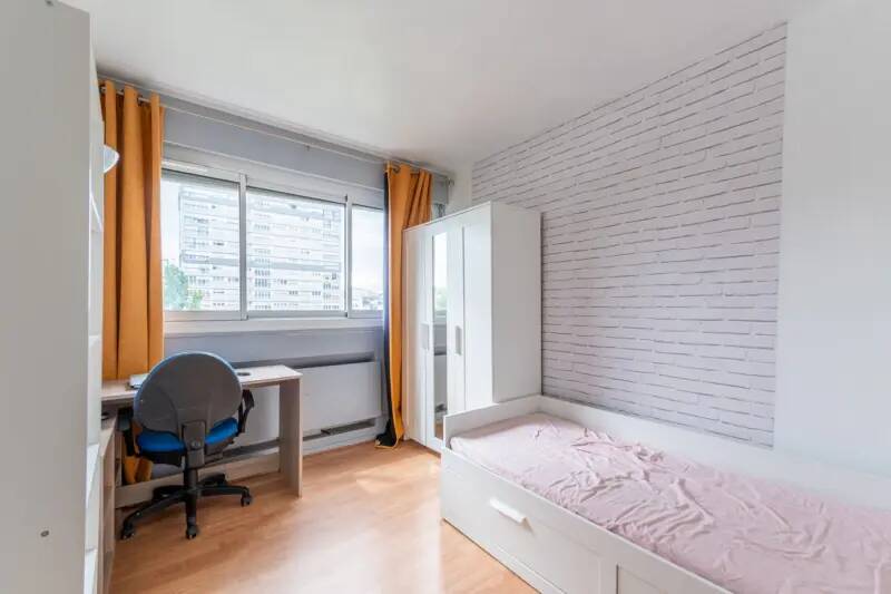 4 chambres Appartement à Fontenay-sous-Bois, France No. 328411