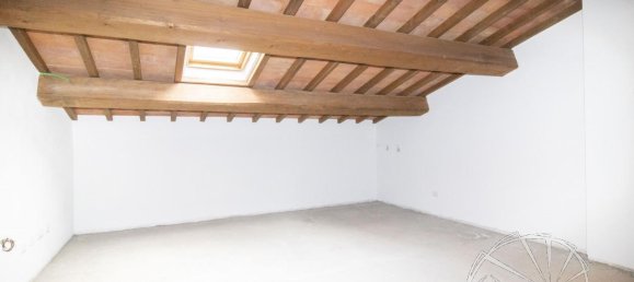 3 rooms House in Prato, Italy No. 21855 21