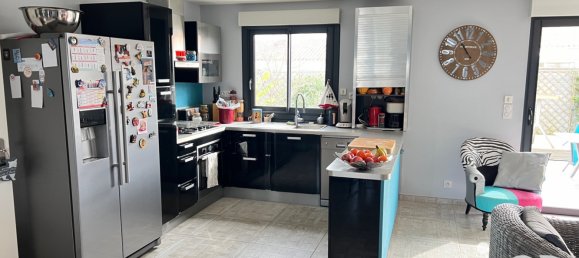 2 bedrooms House in Les Sables-d'Olonne, France No. 323223 3