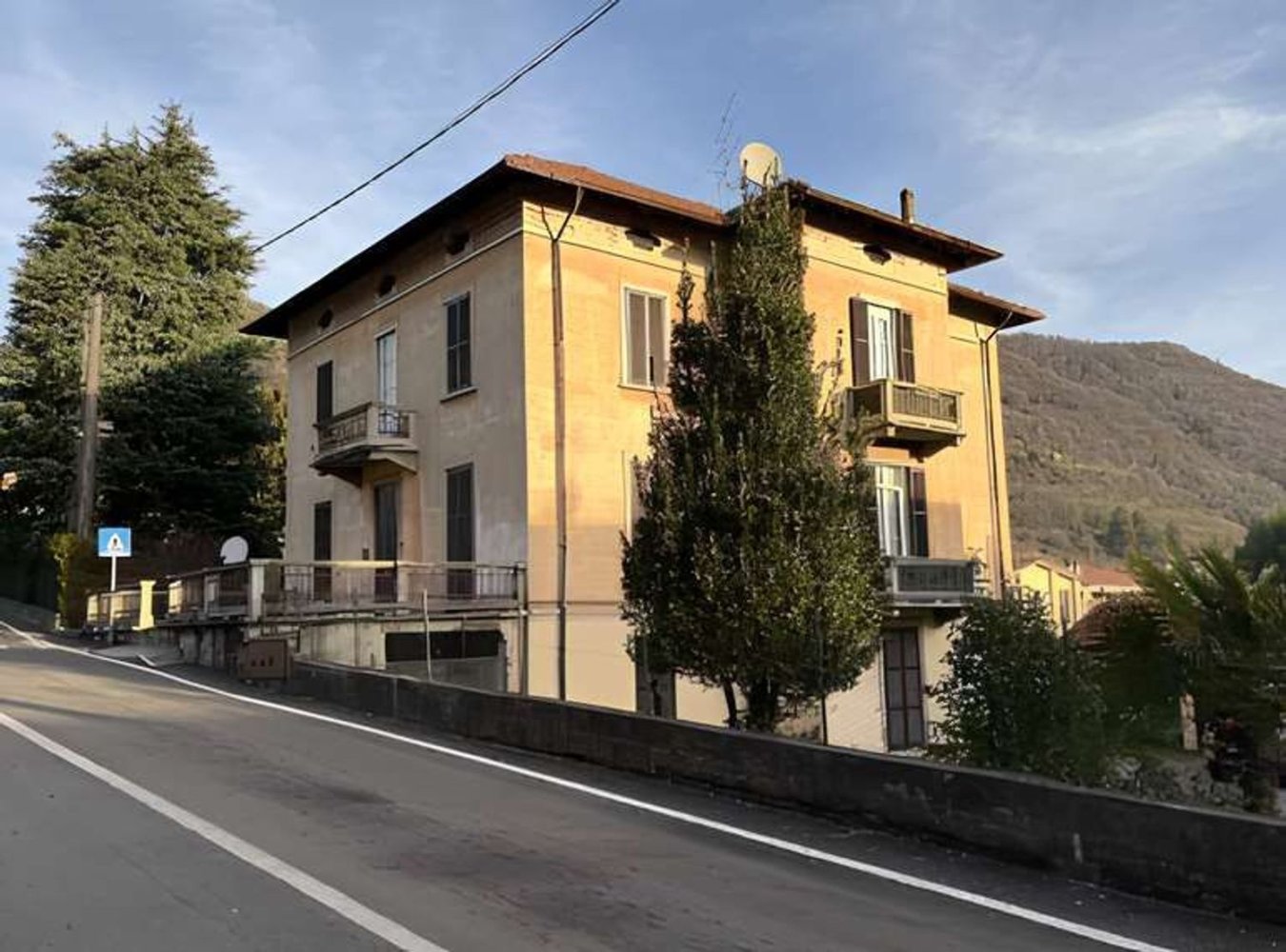 2غرفة شقة في Olgiate Molgora, Italy رقم 4297