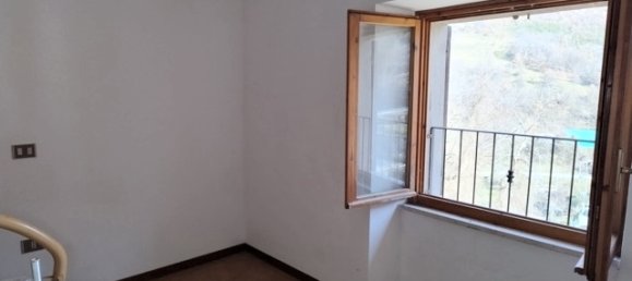 5 rooms Apartment in Preci, Italy No. 13754 14