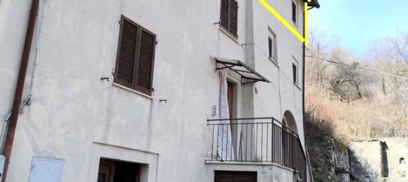 5 rooms Apartment in Preci, Italy No. 13754 12